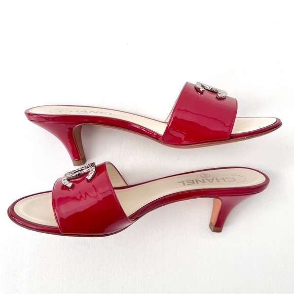 CHANEL || Red Patent Leather Silver CC Logo Kitten Heel Mule EU 36 - Picture 6 of 15